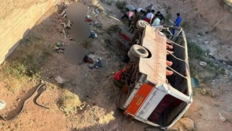 فوری: سانحه دلخراش برای سرویس دانش‌آموزی نیشابور با ۱۵ مجروح