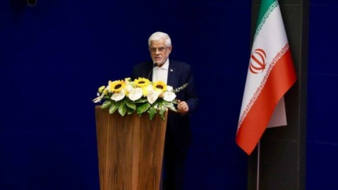 عارف: نادیده گرفتن حقوق مردم نابخشودنی است