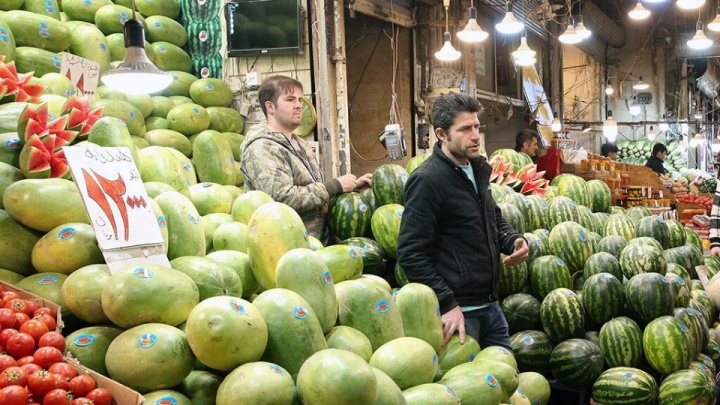 میوه شب یلدا چند؟