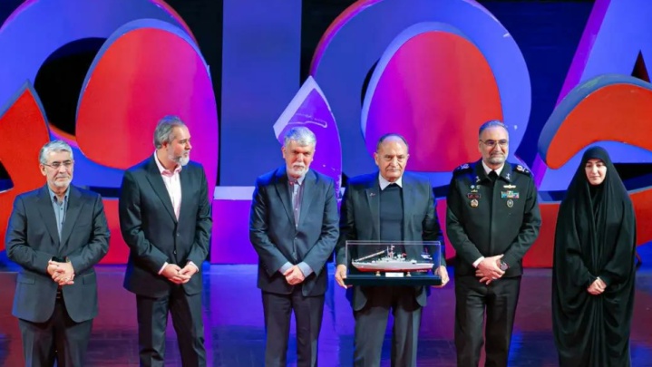 راویان «حقیقت» تندیس گرفتند