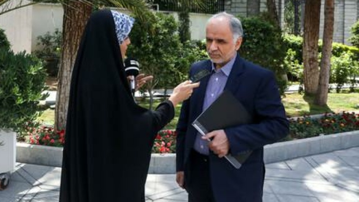 وزیر دادگستری: با تخلفات در بازار برخورد می‌کنیم
