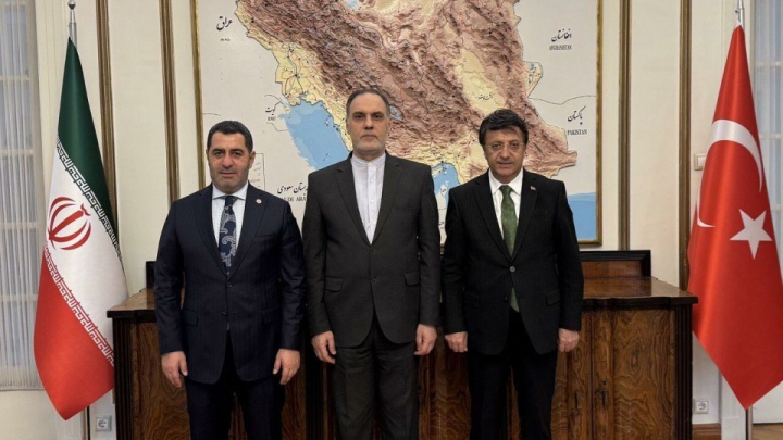 دیدار سفیر ایران در آنکارا با رئیس گروه دوستی ایران و ترکیه