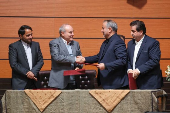 نشست پزشکیان با سرمایه گذاران و فعالان اقتصادی خراسان جنوبی