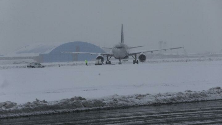 در پی شرایط نامساعد جوی، هواپیمایی کشوری هشدار صادر کرد