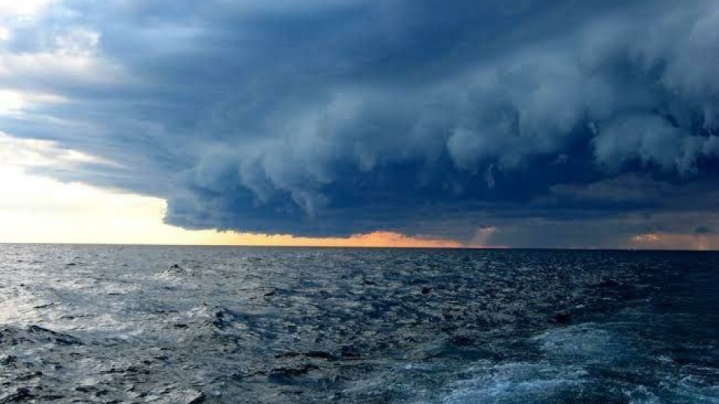 هشدار مدیرکل مدیریت بحران استانداری : طوفان از غرب هرمزگان در حال ورود است؛ مردم اماده باشند