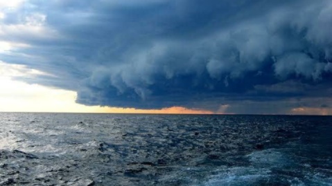 هشدار مدیرکل مدیریت بحران استانداری : طوفان از غرب هرمزگان در حال ورود است؛ مردم اماده باشند