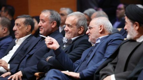 گزارش تصویری/ نشست پزشکیان با سرمایه گذاران و فعالان اقتصادی خراسان جنوبی