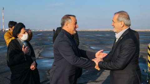 فیلم/ ورود رئیس‌جمهور پزشکیان به استان خراسان جنوبی