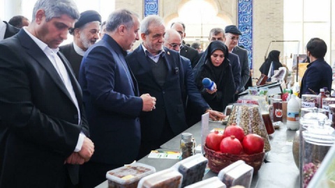 بازدید رئیس جمهور از نمایشگاه فرصت‌های اقتصادی خراسان جنوبی