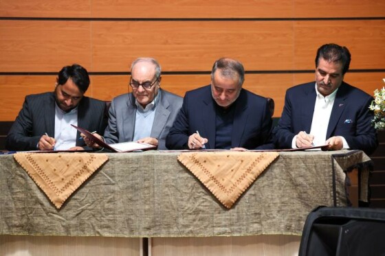 نشست پزشکیان با سرمایه گذاران و فعالان اقتصادی خراسان جنوبی