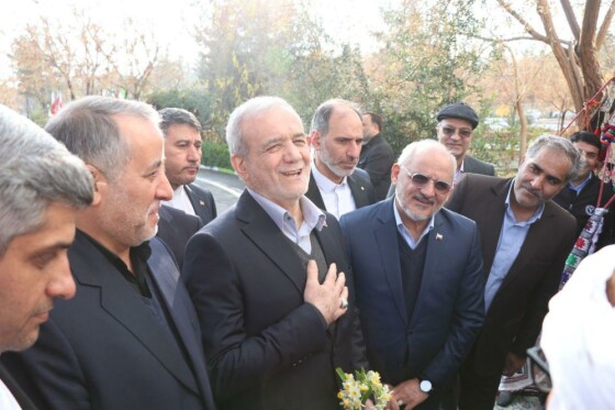 بازدید پزشکیان از نمایشگاه صنایع خراسان جنوبی