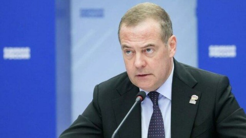 مدودف اجلاس اتحادیه اروپا را به عنوان «نشست دزدها» توصیف کرد