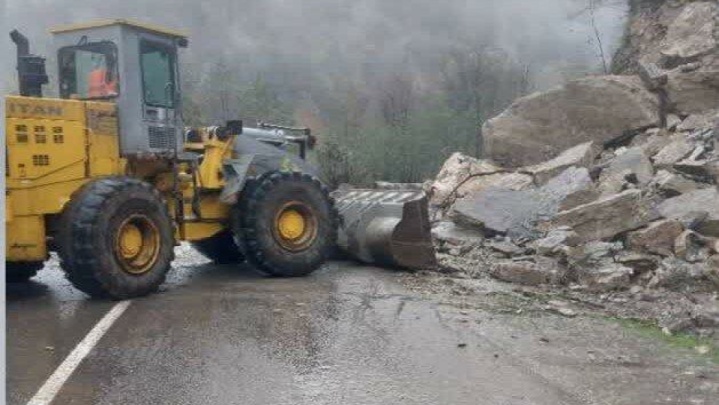 راه ۷۱ روستا پس از بارش سنگین برف در مازندران بازگشایی شد