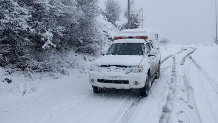 مسدود شدن محورهای جنوب کرمان/ آب‌گرفتگی در کهنوج و قطع برق راین