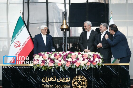 آیین نواختن زنگ آغاز معاملات