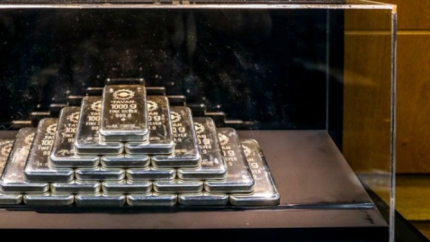 ۳.۷ تن شمش نقره در بورس کالا فروش رفت