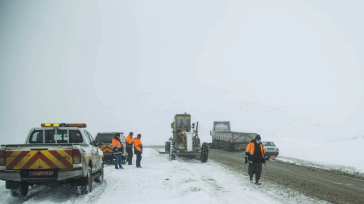 آخرین وضعیت محورهای مواصلاتی/ ترافیک نیمه‌سنگین و انسداد دربرخی استانها