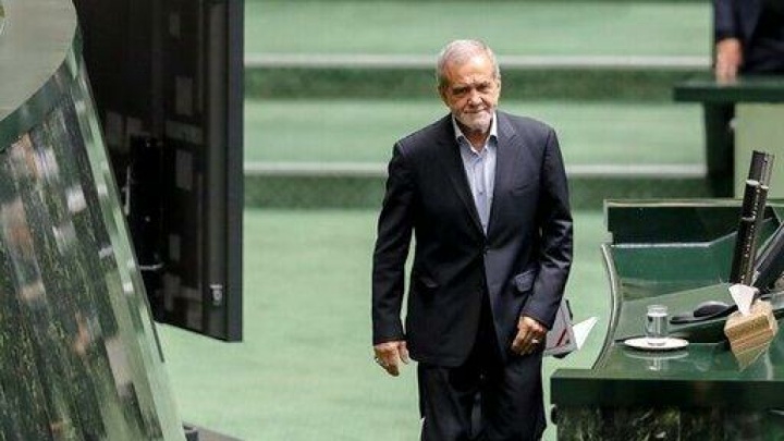 پزشکیان و تیم اقتصادی دولت فردا به مجلس می‌روند