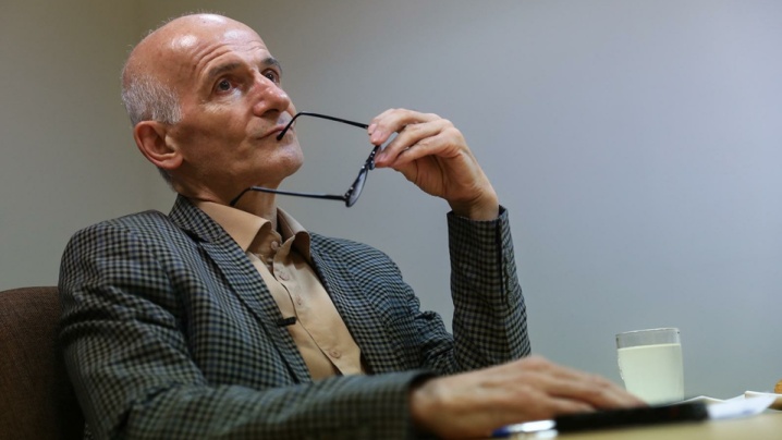 جامعه در حال بازتعریف خود است