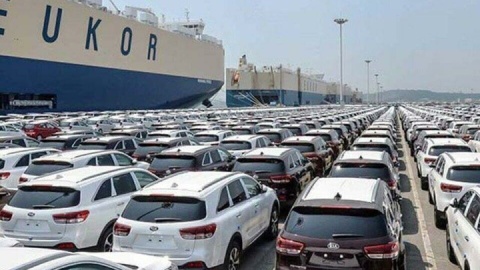 شرایط واردات خودرو توسط ایرانیان خارج از کشور/ به سامانه میخک مراجعه کنید