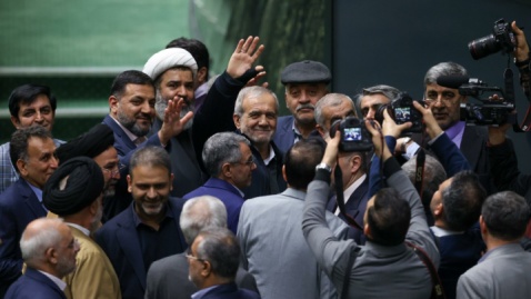 پزشکیان: دولت و مجلس به دنبال نگاه مشترک برای تأمین معیشت مردم هستند