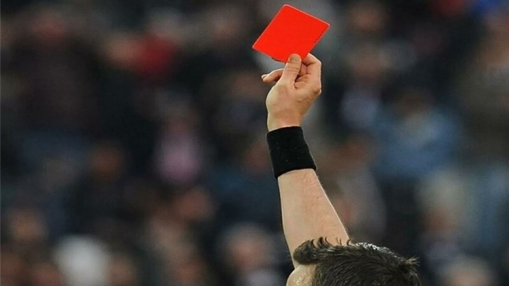 چرا هیئت فوتبال تهران دو داور را محروم کرد؟