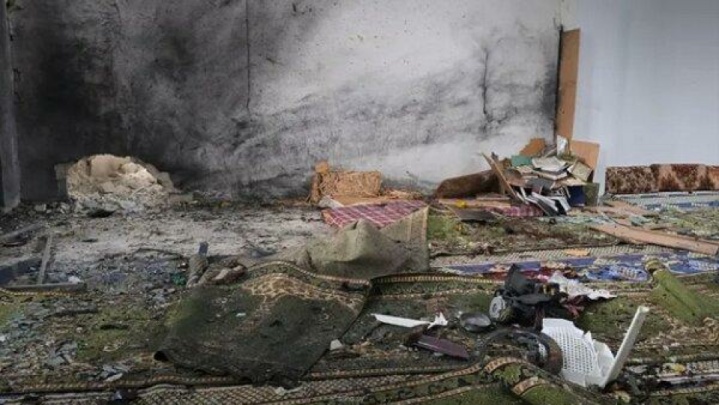 یک گروه تکفیری مسئولیت انفجار مسجدی در «حمص» سوریه را برعهده گرفت