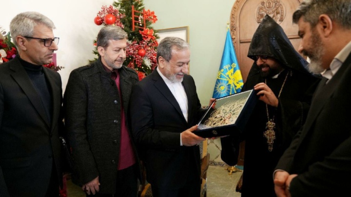 دیدار وزیر امور خارجه با اسقف ارامنه در آستانه سال نو میلادی