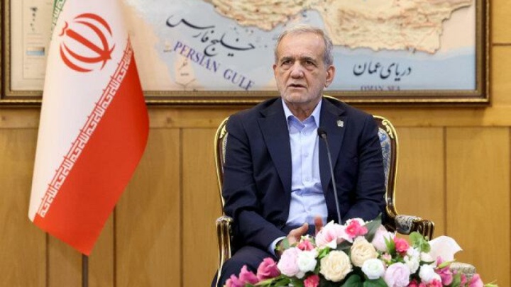 گفت وگوی پزشکیان با رسانه KHAMENEI.IR