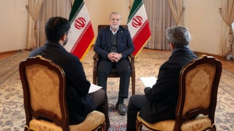 گزارش تصویری/ گفت‌وگوی تفصیلی رئیس‌جمهور پزشکیان با رسانه KHAMENEI.IR