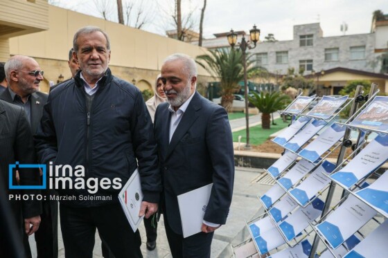 بازدید رئیس جمهور در معاونت راهبردی و مرکزی بررسی های استراتژیک