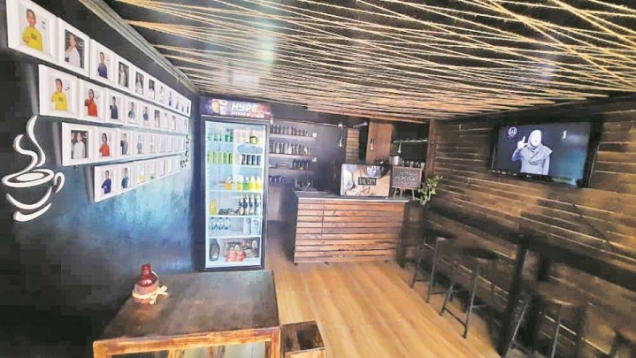 قهوه تلخ، گوشه دنج