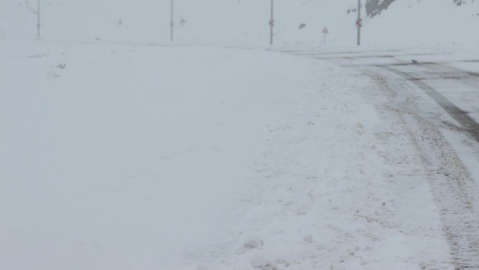 فیلم / برف آزاده‌راه تبریز- سهند را سفیدپوش کرد