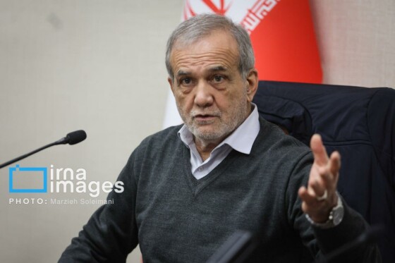 بازدید رئیس جمهور در معاونت راهبردی و مرکزی بررسی های استراتژیک