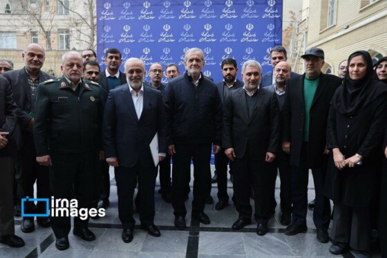 بازدید رئیس جمهور در معاونت راهبردی و مرکزی بررسی های استراتژیک