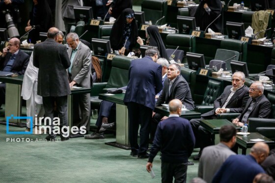 بررسی لایحه بودجه ۱۴۰۵ با حضور رئیس جمهور در مجلس شورای اسلامی