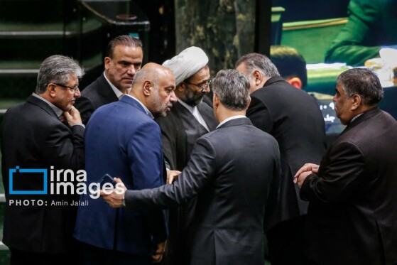 بررسی لایحه بودجه ۱۴۰۵ با حضور رئیس جمهور در مجلس شورای اسلامی