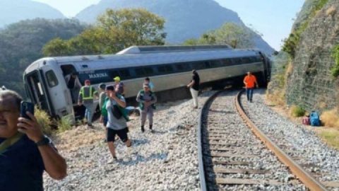فاجعه ریلی در اوآخاکا با ۱۳ کشته و ۹۸ زخمی