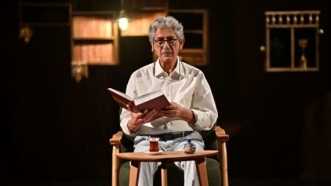 چهل‌ تیکه؛ راوی قصه‌های شخصی آقای حکایتی