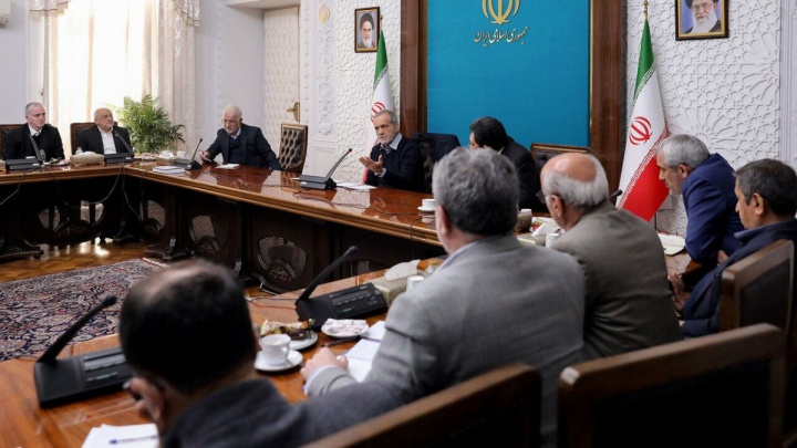 گفت و گو؛ پاسخ پزشکیان به اعتراضات صنفی