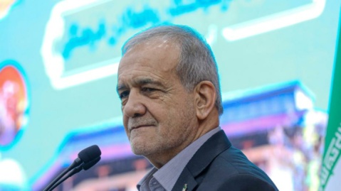 تاکید پزشکیان بر تعهد دولت به حل مشکلات کشور