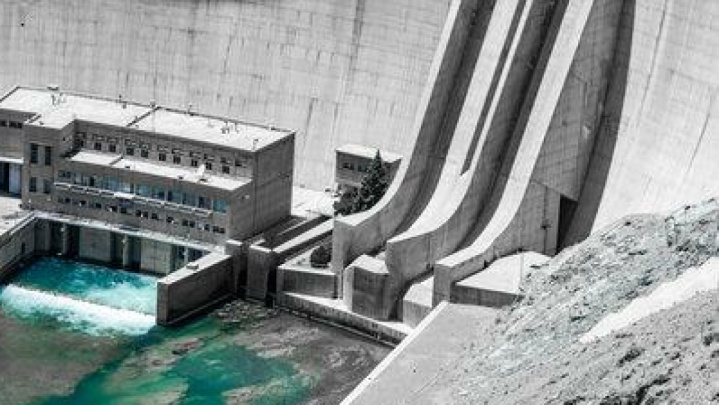 ذخیره سد زاینده‌رود به ۸ درصد رسید