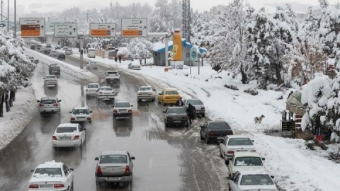 چالوس، آزادراه تهران–شمال و هراز درگیر ازدحام خودروها