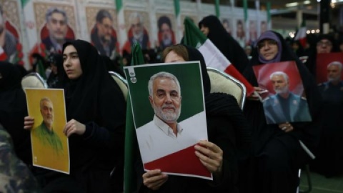 آیین گرامیداشت سرداران مقاومت در مصلی تهران/ دیدگاه شخصیت ها درمورد شهید سلیمانی