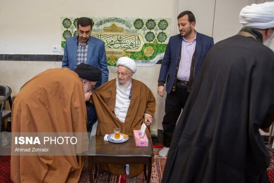 مراسم عمامه گذاری طلاب در روز میلاد امام علی(ع)