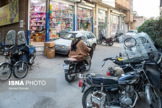 مراسم عمامه گذاری طلاب در روز میلاد امام علی(ع)