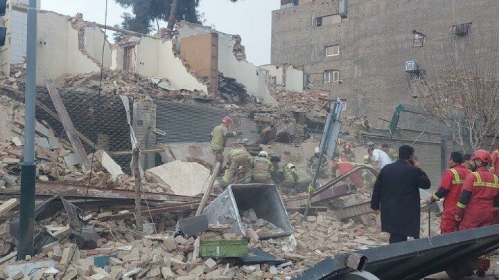 تخریب آپارتمان مسکونی در پاکدشت ۲ کشته و ۵ مصدوم برجای گذاشت