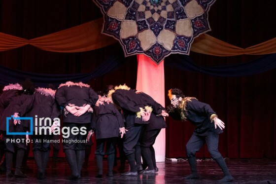 نمایش منطق الطیر