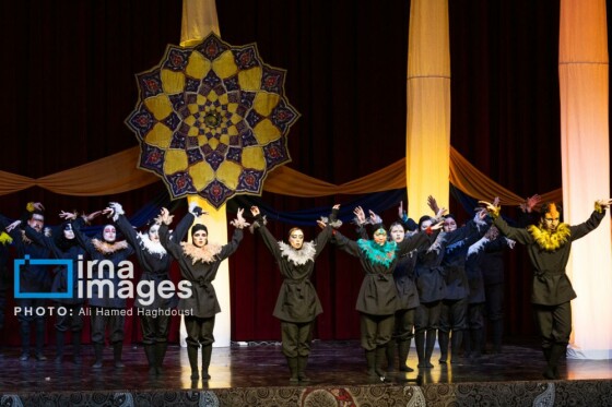 نمایش منطق الطیر