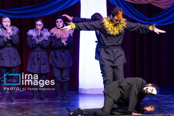 نمایش منطق الطیر